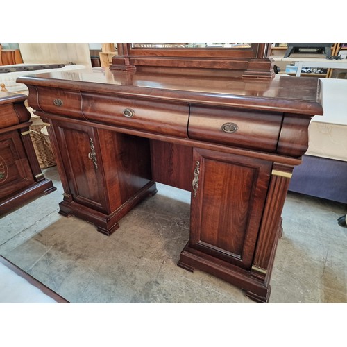 150A - Classical Style Bedroom Set; Double Bed with Dark Wood Surround and Decorative Arched Top Headboard ... 