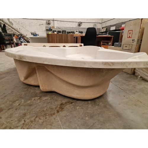 521 - White Corner Bath Tub, (Approx. 140 x 140cm), Ex-Display / Stock Clearance (Unused)