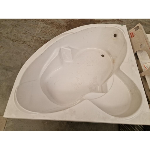 521 - White Corner Bath Tub, (Approx. 140 x 140cm), Ex-Display / Stock Clearance (Unused)