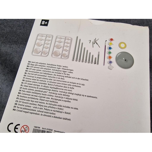 34 - DIY Solay System, 3D Model with Paints and Instructions, (Unused)