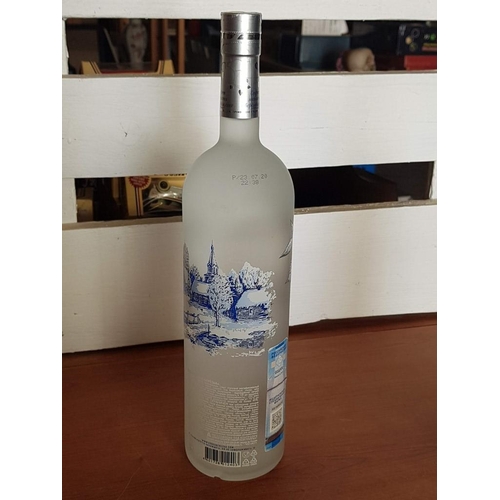 302 - Special Taste from Easter Europe: 'White Birch - Belaya Bereza' Russian Vodka 1l /40% Vol. Together ... 