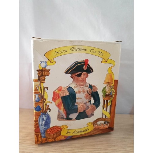 40 - Boxed Leonardo Collection Novelty 'Nelson' Teapot (17 x 18cm)