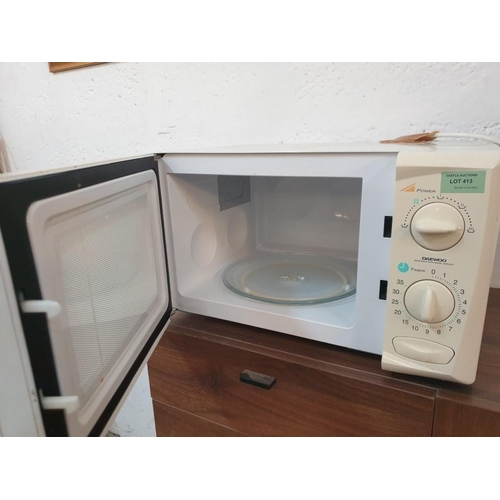 413 - Daewoo 800w Microwave, (Model: KOR-6315) Untested