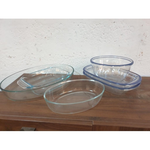 427 - Collection of Assorted Pyrex and Other Glass Oven Dishes / Bowls