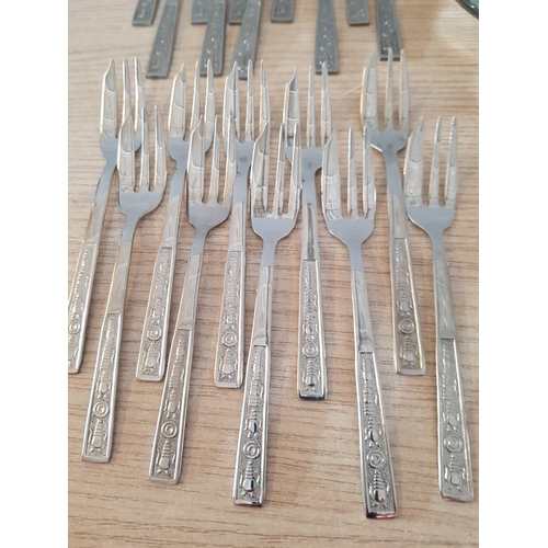 433 - Stainless Steel Modern Cutlery (17x) and 2x Sets of Cake Forks with Decorative Handles (10 + 10)