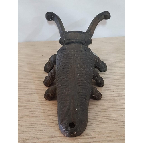 50 - Novelty Garden Themed Toilet Roll Holder and Cast Iron 'Beetle' Shaped Boot Remover (23cm)