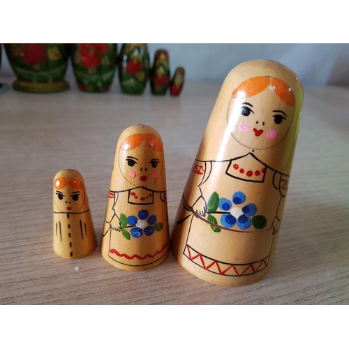 6 - 'Matryoshka' Measuring Cups (Fred x Friends, Set of 3x) Together with Traditional Russian 'Matryoshk... 