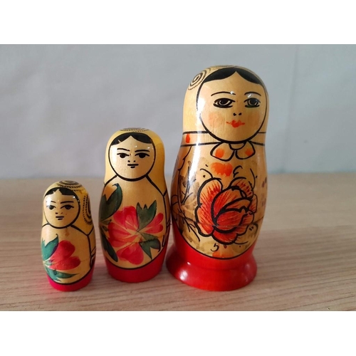 6 - 'Matryoshka' Measuring Cups (Fred x Friends, Set of 3x) Together with Traditional Russian 'Matryoshk... 