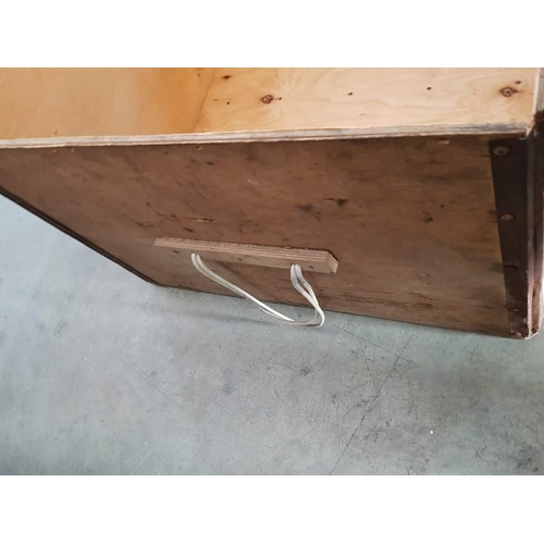 68 - Plywood Shipping Case with Rope Handles and Plug Lid (63 x 55 x38cm)