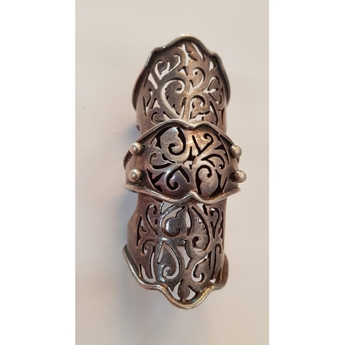 256 - Silver Ladies Articulated Armour Ring, with Filigree Design, (Approx. 27g)