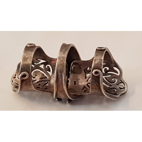 256 - Silver Ladies Articulated Armour Ring, with Filigree Design, (Approx. 27g)