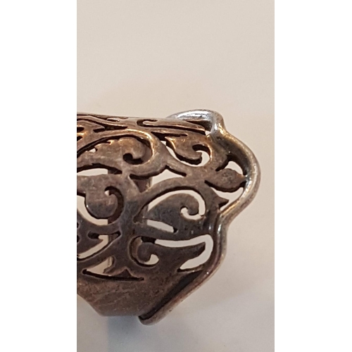 256 - Silver Ladies Articulated Armour Ring, with Filigree Design, (Approx. 27g)