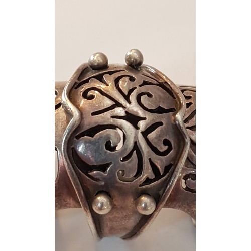 256 - Silver Ladies Articulated Armour Ring, with Filigree Design, (Approx. 27g)