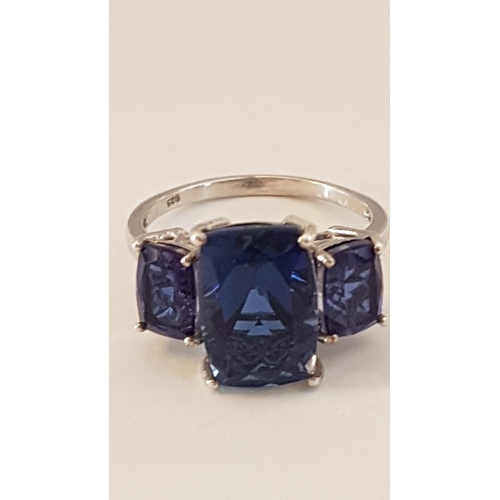 519 - Silver Ring (925) with 3 x Large Blue Stones / Crystals, (Approx. Size: U/V, 5g)