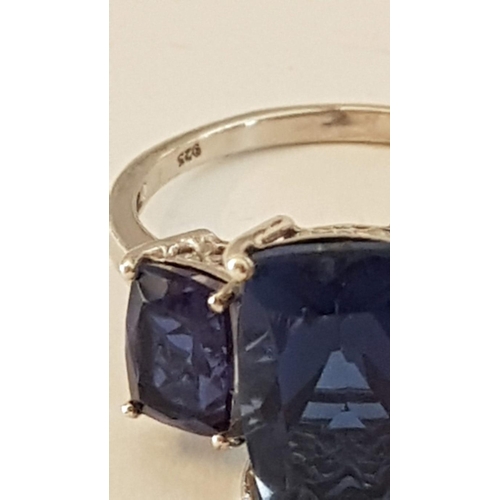 519 - Silver Ring (925) with 3 x Large Blue Stones / Crystals, (Approx. Size: U/V, 5g)