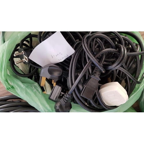 541 - Various Audio Cables, Incl. XLR - Jack, Jack - Jack, XLR - XLR and Many Others