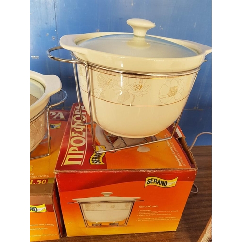 610 - Box of Assorted Kitchen Items; Egg Cooker, Microwave Hot Pot, Various Bowls, Ceramic Dishes with Met... 