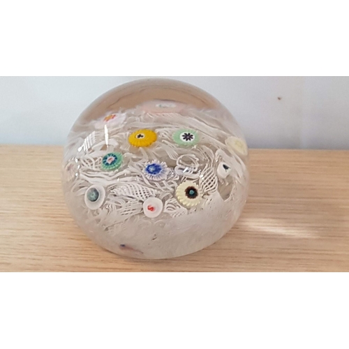 696 - Large Baccarat Style Paperweight, (Approx. Ø: 9cm. H: 7cm)