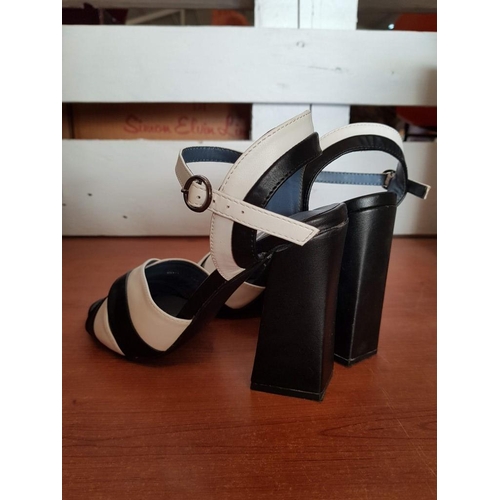 712 - Black & White Elegant Pair of Summer Sandals with Chunky High Heel, (Approx. Size 38)