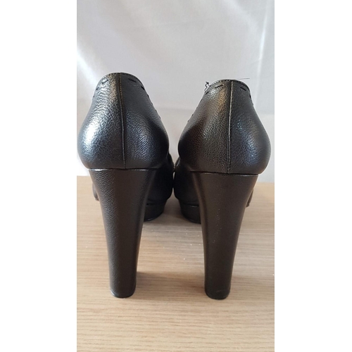 715 - Versace Ladies Brown Leather Pumps / High Heels (Approx. H: 12.5cm), Vero Cudio Versace, Made in Ita... 