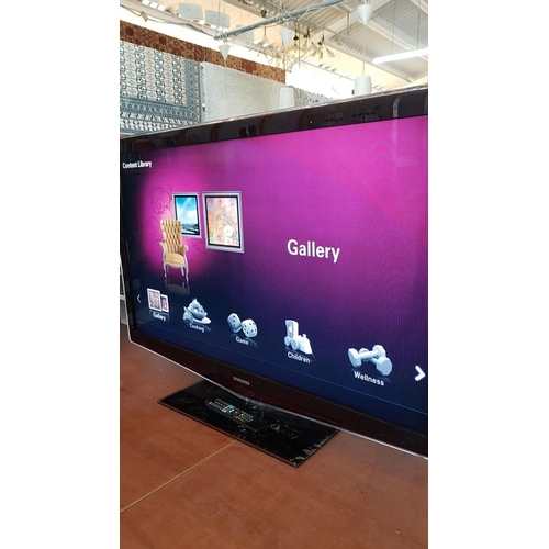 150 - Samsung 55'' Smart TV, (Model: LA55B650T1R), * Basic Test and Working When Lotted *, Together with R... 