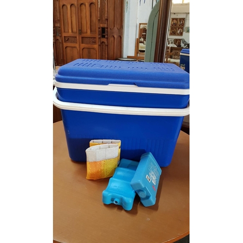 563 - Large Blue Cool Box with Freezer Blocks