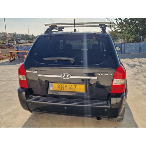 102 - Hyundai Tucson, (2007), Black Colour, 2.0L, Manual, Petrol, 4WD, 5-Door with A/C, Sunroof, Parking S... 