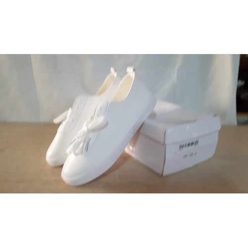 100 - White Casual Sneakers (Ladies Shallow Shoes, Size 40)