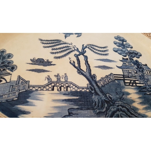 20 - ‘Ye Old Chinese Willow’ Milton ware blue and white with gold trim platters – 25cm x 32 & 3 x 38cm x ... 