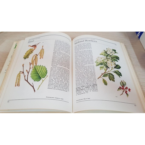 60 - The Royal Horticultural Society Gardeners Encyclopedia of Plants & Flowers, Together with The Illust... 