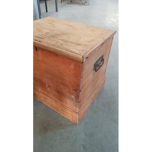 77 - Vintage pine box with handles – 49cm 37 x 42