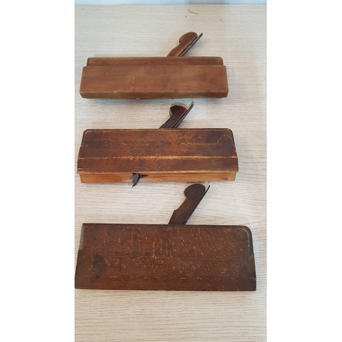 89 - Vintage planes – 2 coffin, 2 moulding and a side bead moulding plane (5 pcs)