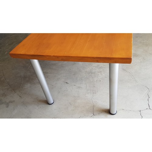 437 - Wooden Top Table with Metal Legs (79 x 118 x 66cm)