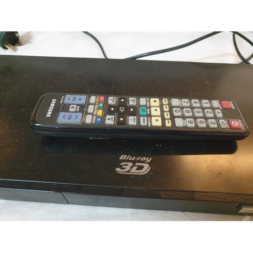 112 - Samsung Blue-Ray DVD Player with Remote Control * Basic Test and Working *, Together with Collection... 