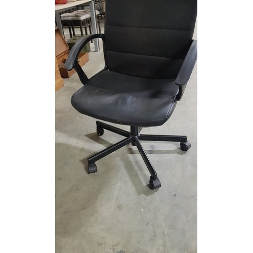 98 - IKEA 'Renberget' Office Swivel Chair (a/f)