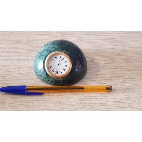 113 - Dome Shaped / Half Sphere Green Marble Desk Clock, Quartz Japan Movement, (Approx. Ø: 8cm)