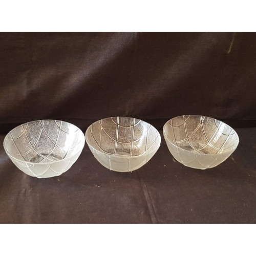 697 - Retro Style Glass Tableware; Handmade Vase (H: 22cm), 2 x Large Salad / Fruit Bowls (Ø: 23cm, H: 8cm... 