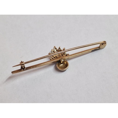 105 - Vintage 9ct Gold Bar Broach / Tie Pin with Diamond Chip Set Design in the Centre, (Approx. L: 5cm, 2... 