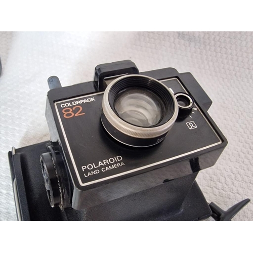 9 - 2 x Vintage Polaroid Camera; 'Instant 10' and 'Colorpack 82', (2)