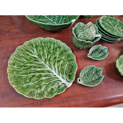 286 - Collection of Vintage Cabbage Leaf Tableware; Large Serving / Fruit Bowl, Round Platter, 6 x Bowls, ... 