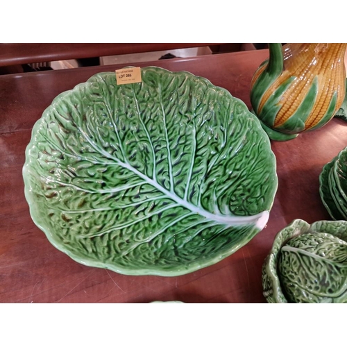 286 - Collection of Vintage Cabbage Leaf Tableware; Large Serving / Fruit Bowl, Round Platter, 6 x Bowls, ... 