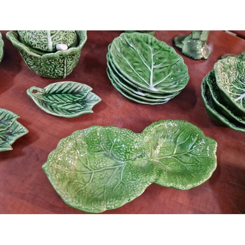 286 - Collection of Vintage Cabbage Leaf Tableware; Large Serving / Fruit Bowl, Round Platter, 6 x Bowls, ... 