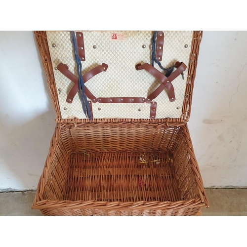 241 - Vintage empty wicker picnic basket and wicker shopping basket