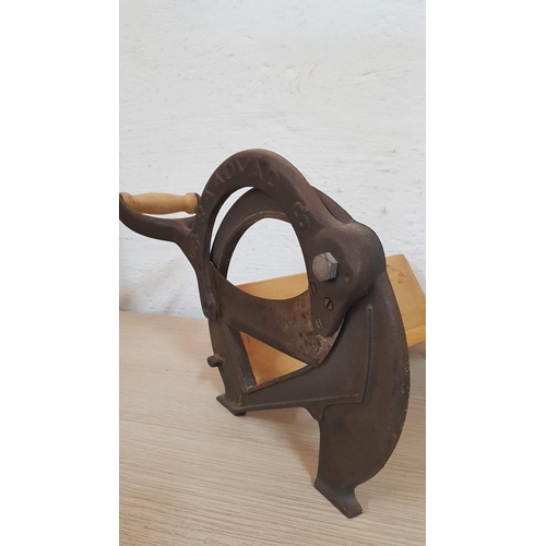 189 - Raadvad Vintage Danish Bread Slicer