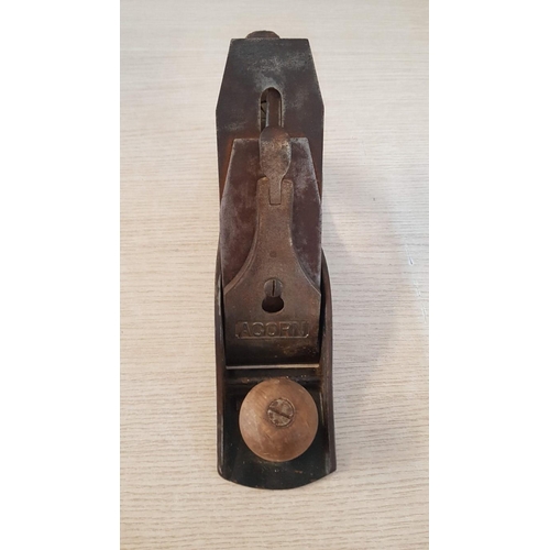 55 - ‘Acorn’ smoothing plane – 26cm bed