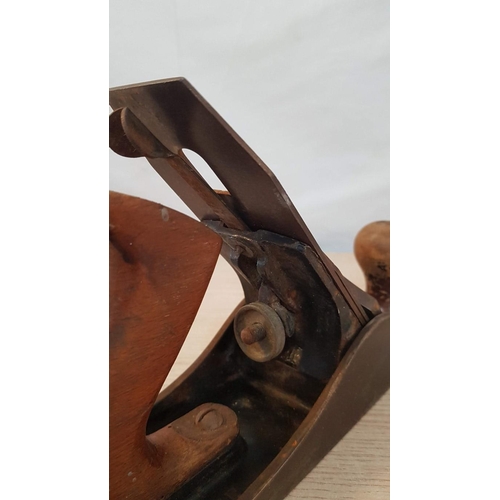 55 - ‘Acorn’ smoothing plane – 26cm bed