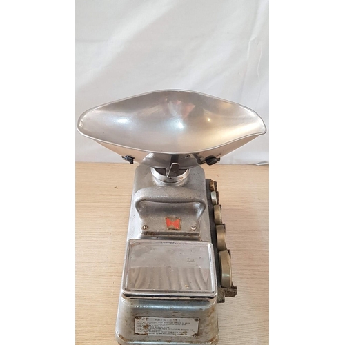 58 - UK made ‘Vandrome & Hart’ cast alloy confectioners’ scales No 284/4277.  From mid 1950’s with comple... 