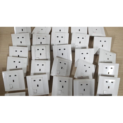 373 - Box with Qty of Plugs (25+ pcs)