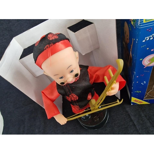 300 - Vintage Collectable Erhu Player in Original Box, Animated Moves & Plays Music, by Xinjili Toy Co, Lo... 