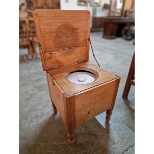 635 - Antique Commode Cabinet / Chamber Pot, with Hinged Top, Lidded Porcelain Bowl and Turned Legs, (Appr... 